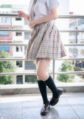 新婚少妇粉嫩浑圆饱满_国产剧免费高清观看
